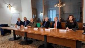 Varese: Vetrina Reimpiego, “Nuova occasione di lavoro”