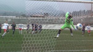 Calcio: Il Varese finalmente batte un colpo: 1-0 al Vado