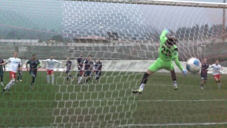 Calcio: Il Varese finalmente batte un colpo: 1-0 al Vado