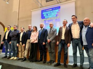 Busto: Decreto sicurezza, Museo del Tessile gremito