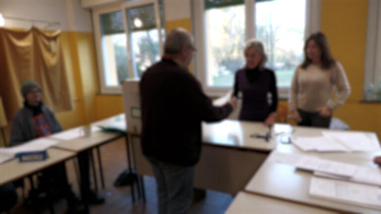 Referendum: Bocciata la riforma, esulta il fronte del NO