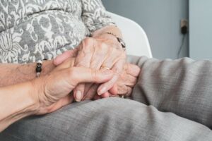 Cardano: La rete per rompere la solitudine del caregiver
