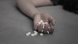 Laveno M: Tenta di uccidersi in hotel salvata dagli agenti