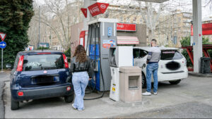 Varese: Caro carburante, nuovi aumenti: “E auto in fuga”