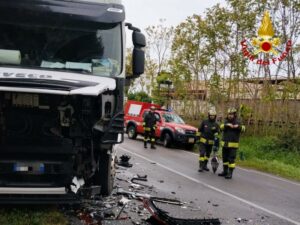 Fagnano: Frontale tra TIR e auto in via Bonicalza