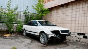 Varese: Auto abbandonate, le rimuovono Comune e Aler