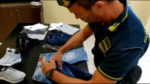 Italia: Lotta alla contraffazione, 4066 denunce della GDF