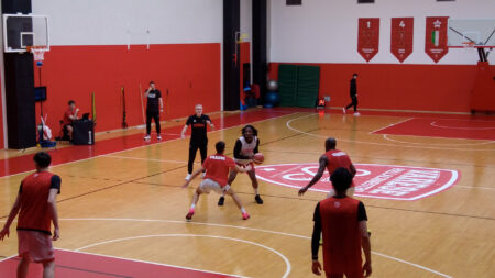 Basket: Kastritis rimanda i calcoli play off dopo Sassari