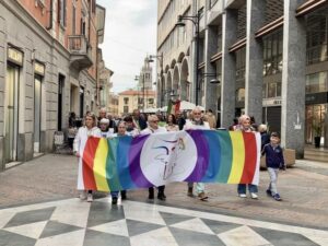 Busto: In centinaia in marcia per la pace