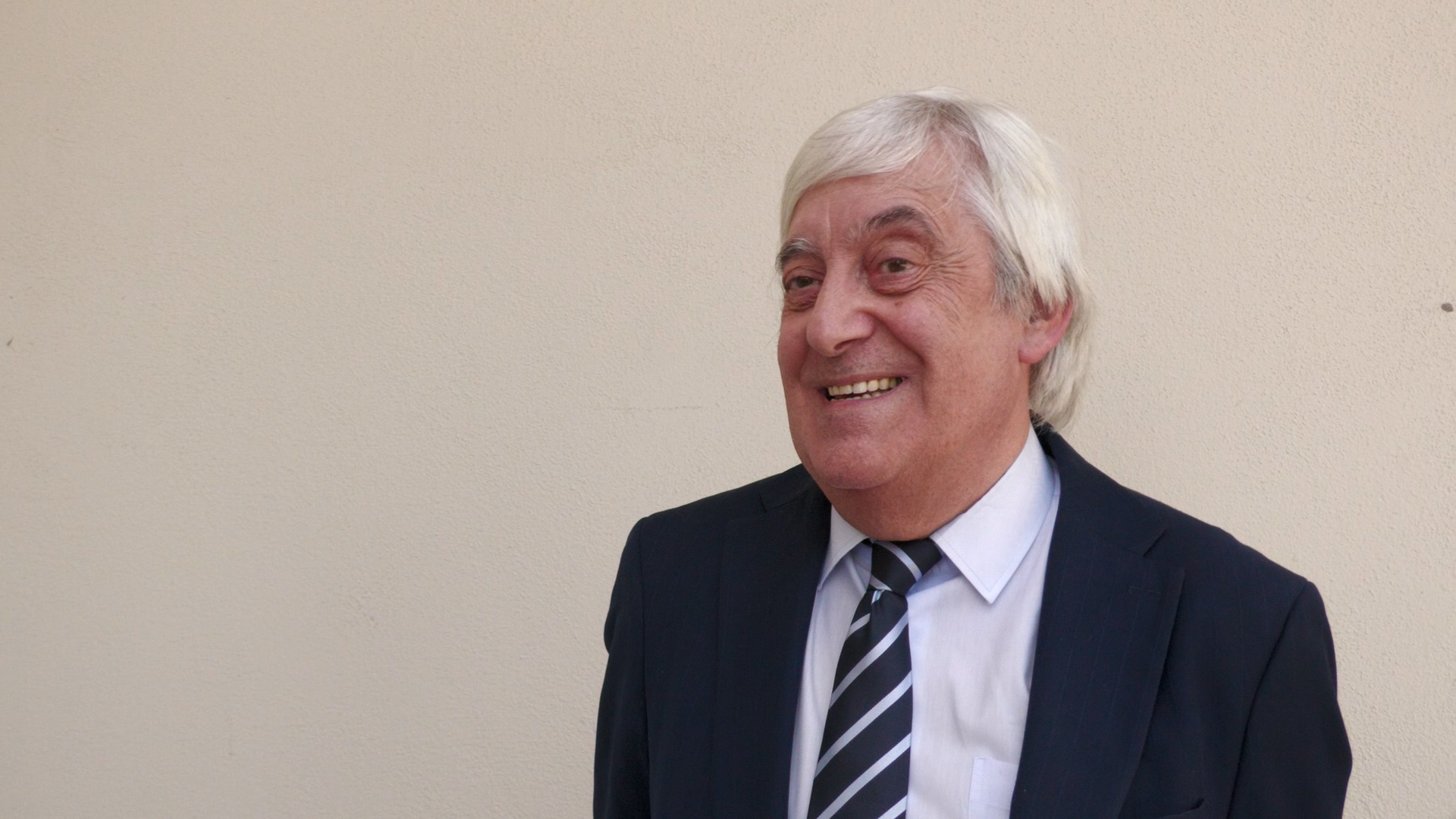 "New 6-Year Bonds: €500M Success in Pricing – Judo Professor Accused After Student Incident"