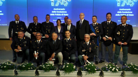 Varese: Poliziotti premiati. Azione, vicinanza, protezione