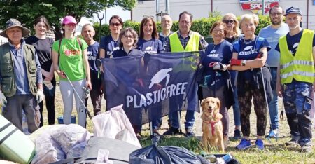 Gallarate: Una discarica in viale Milano, lotta agli zozzoni