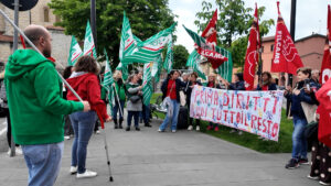 Varese: Del Ponte, in protesta i lavoratori delle pulizie