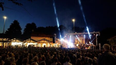 Cavaria: Mimì vive ancora in una piazza piena di emozioni
