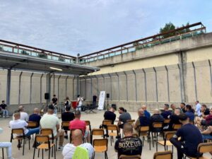Busto: Favola mistica e mostra fotografica in carcere