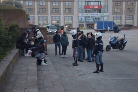 Varese: Bloccano un pusher e scoprono un ricercato