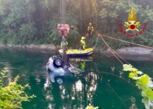 Senago: Auto nel canale, morti 3 giovani