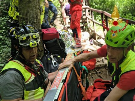 Ferrera: Escursionista ferita alle Cascate, subito soccorsa