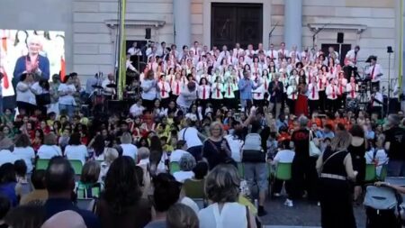 Gallarate: In 3000 ballano e cantano con il CDV e 260 alunni