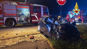 Tradate: Schianto auto-moto, feriti due giovani