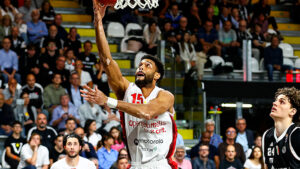 Calcio: Nate Renfro resta alla Pallacanestro Varese