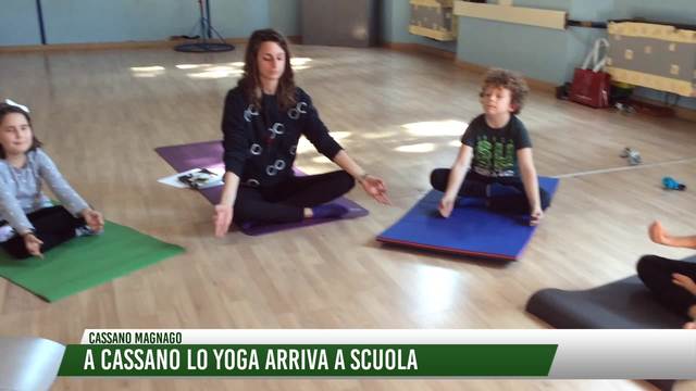 A Cassano lo yoga arriva a scuola