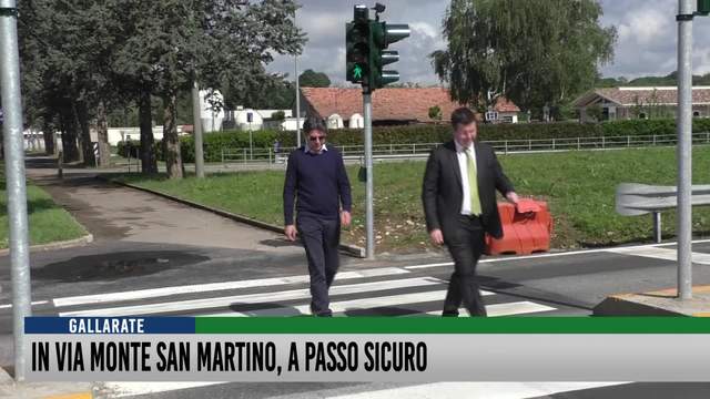 In via Monte San Martino, a passo sicuro
