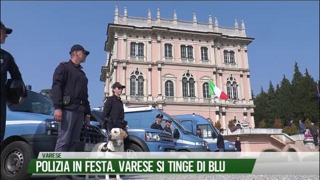 Polizia in festa.
Varese si tinge di blù