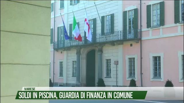 Soldi in piscina, Guardia di finanza in Comune